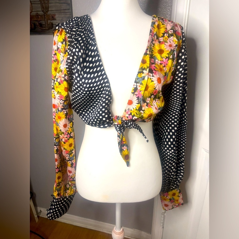 For love & lemons | size m NWoT | Anya crop top with tie front & long sleeves